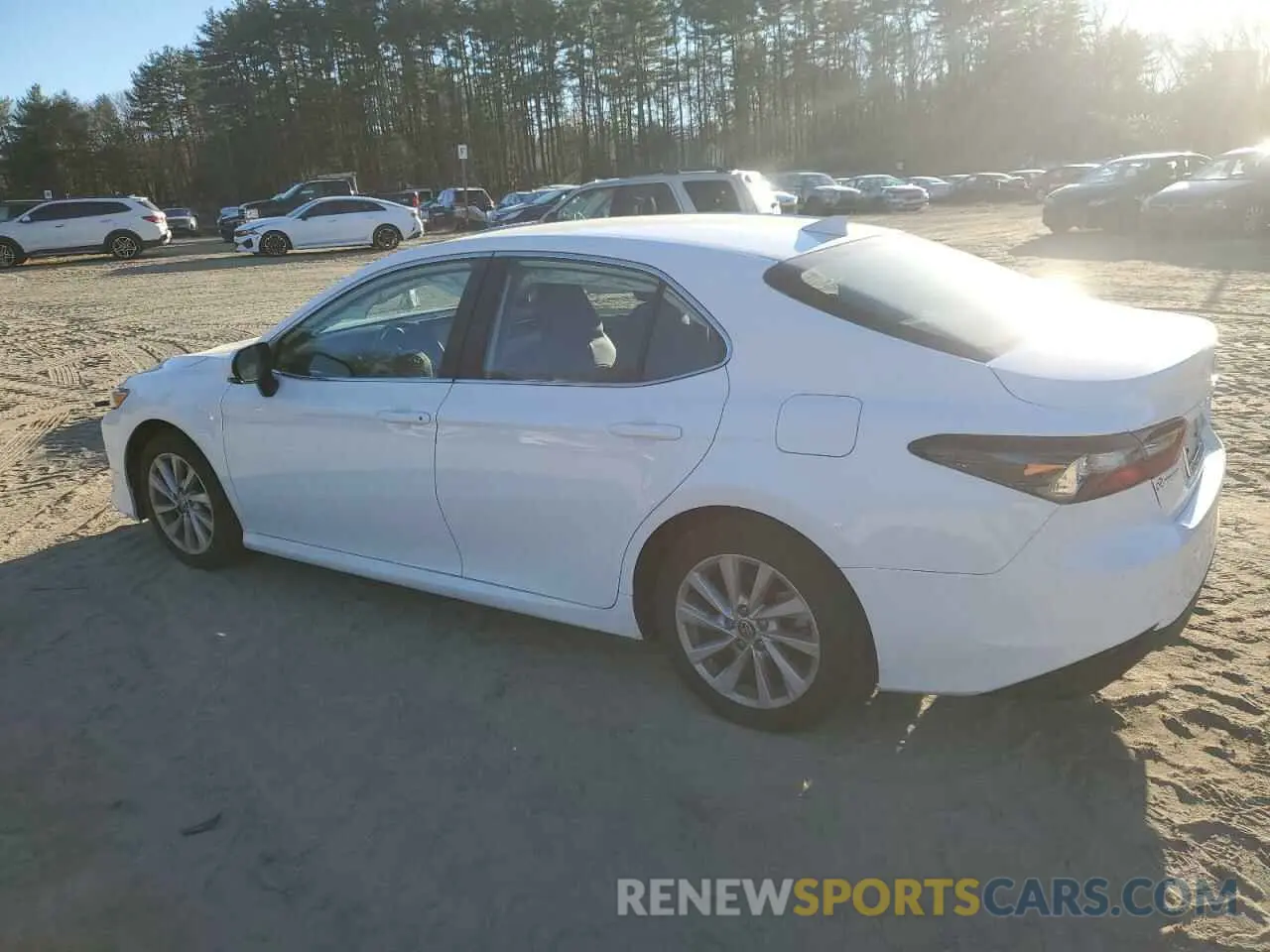 2 fotografías del automóvil dañado 4T1C11AKXRU918646 TOYOTA CAMRY 2024