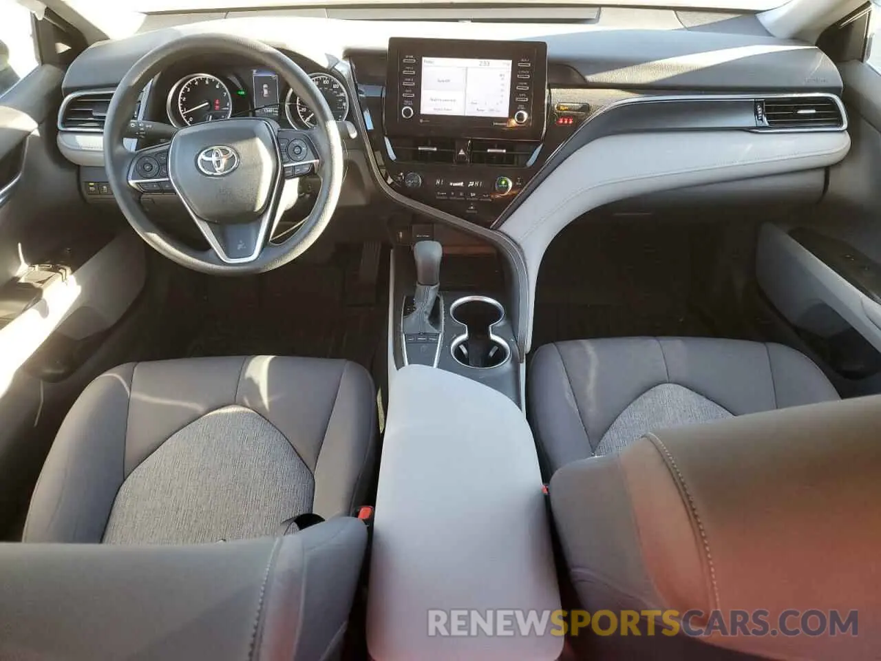8 fotografías del automóvil dañado 4T1C11AKXRU918646 TOYOTA CAMRY 2024