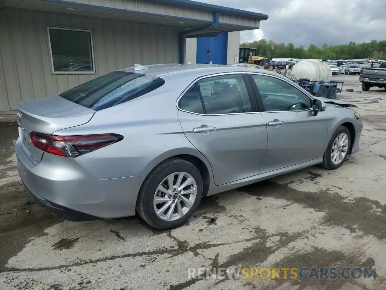 3 fotografías del automóvil dañado 4T1C11BK2RU128272 TOYOTA CAMRY 2024