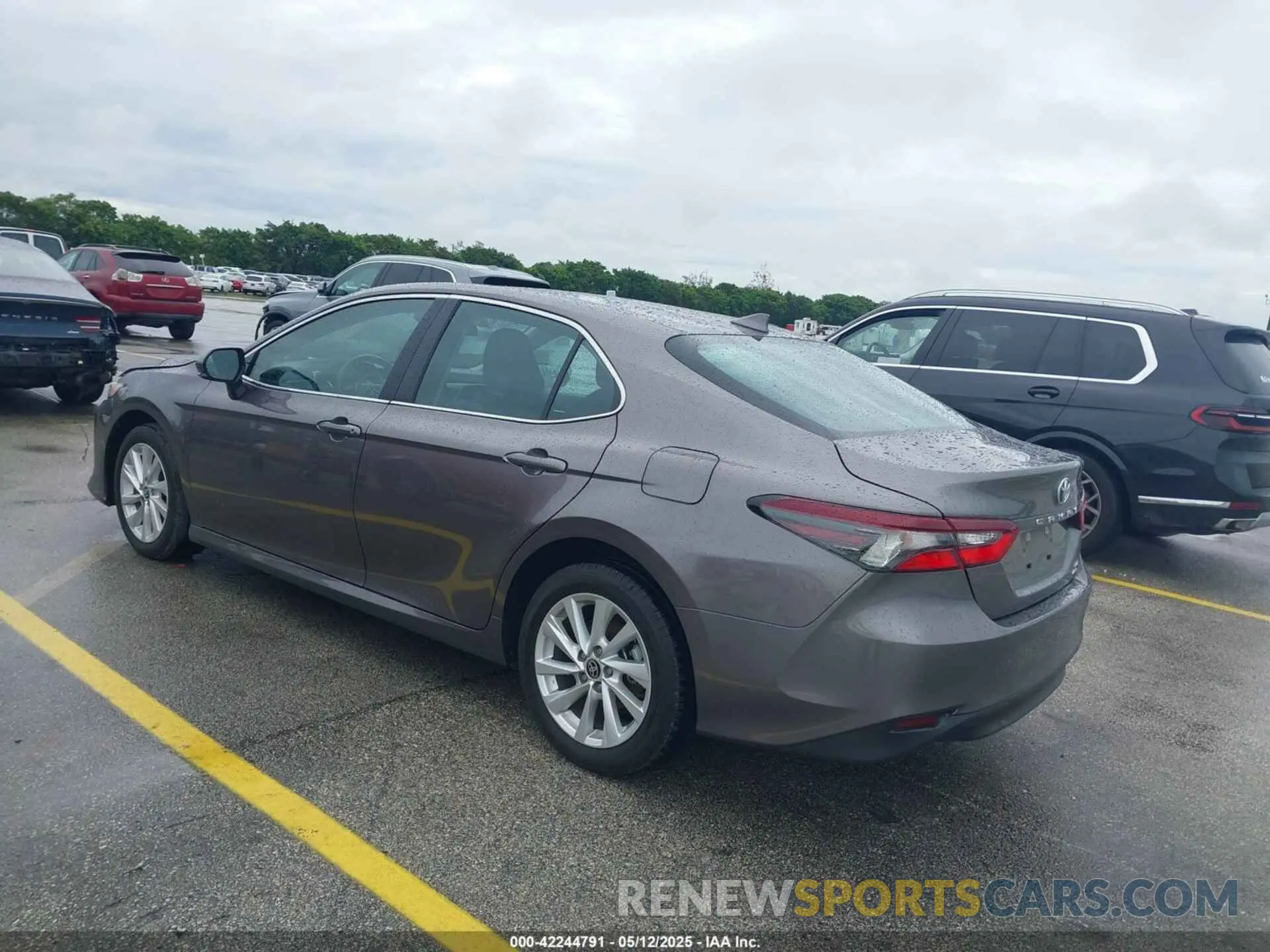 3 fotografías del automóvil dañado 4T1C11BK4RU129276 TOYOTA CAMRY 2024