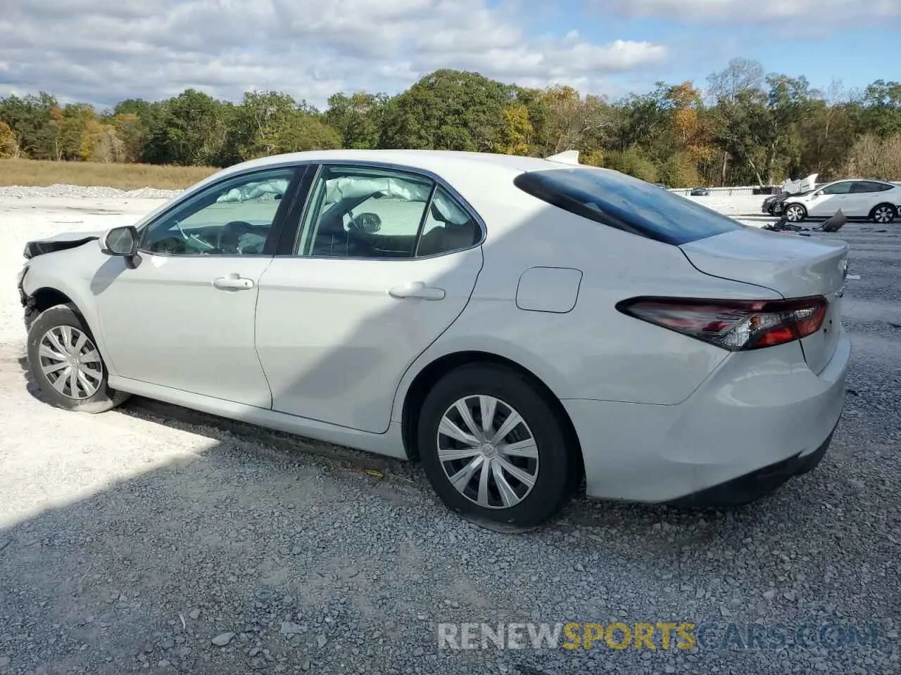 2 fotografías del automóvil dañado 4T1C31AK0RU062039 TOYOTA CAMRY 2024