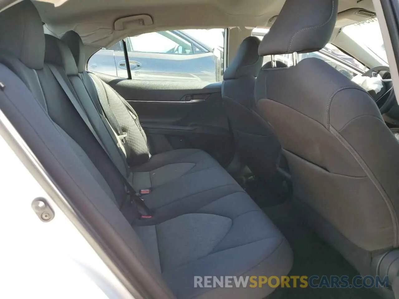 10 fotografías del automóvil dañado 4T1C31AK0RU079116 TOYOTA CAMRY 2024