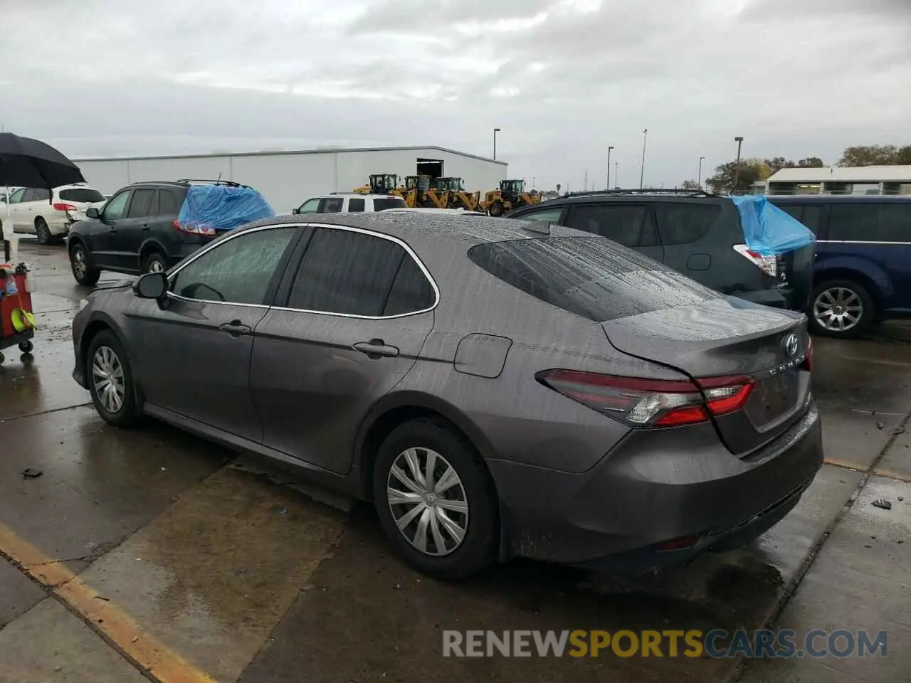 2 fotografías del automóvil dañado 4T1C31AK1RU069873 TOYOTA CAMRY 2024