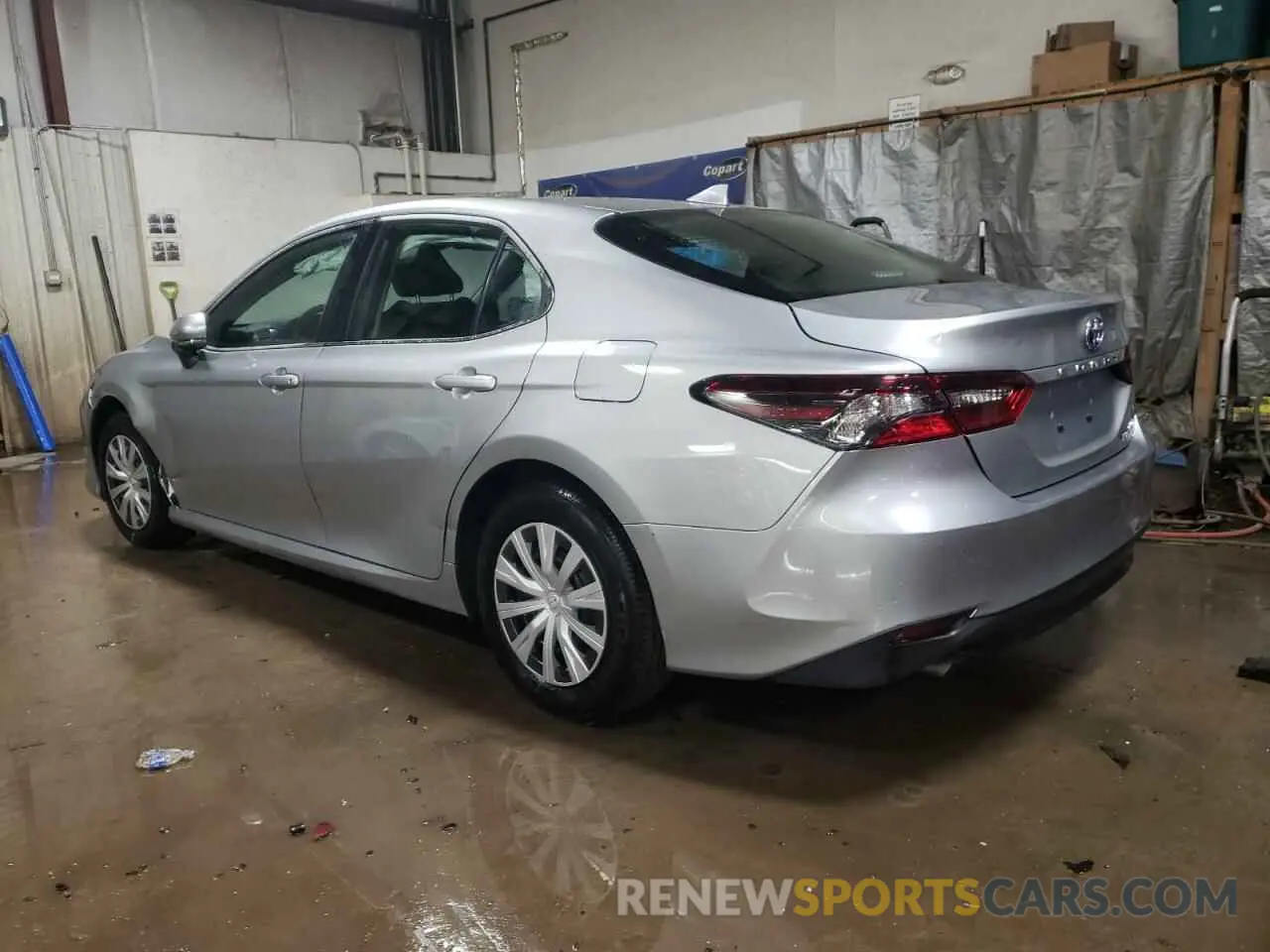 2 fotografías del automóvil dañado 4T1C31AK5RU066992 TOYOTA CAMRY 2024