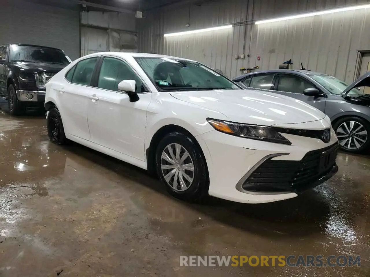 4 fotografías del automóvil dañado 4T1C31AK7RU073152 TOYOTA CAMRY 2024