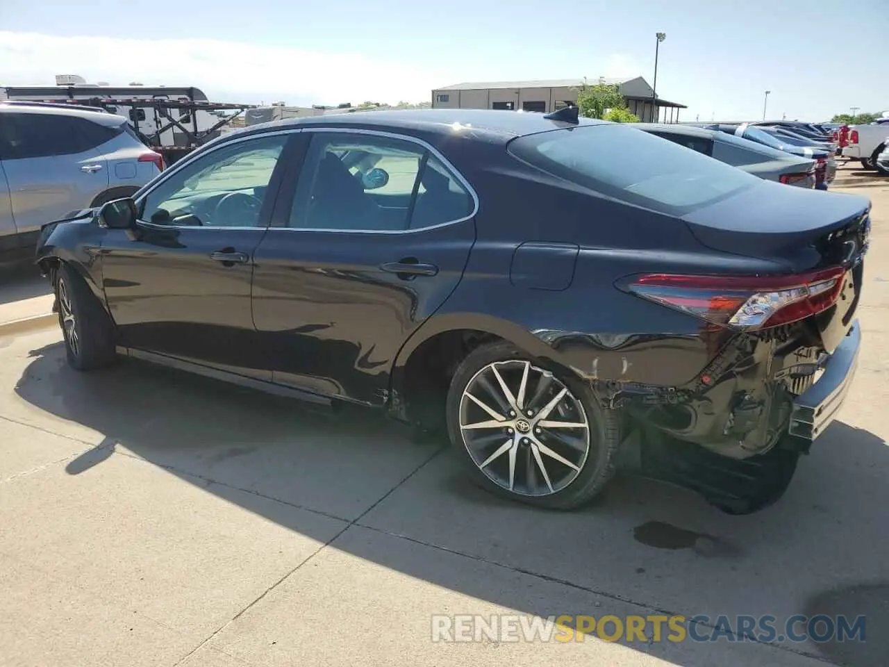 2 fotografías del automóvil dañado 4T1F11AK3RU231392 TOYOTA CAMRY 2024