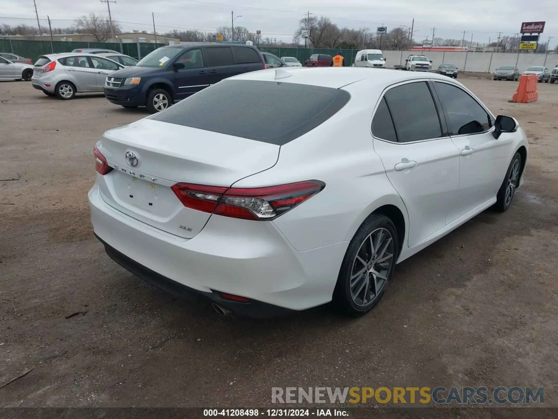4 fotografías del automóvil dañado 4T1F11AK5RU846123 TOYOTA CAMRY 2024