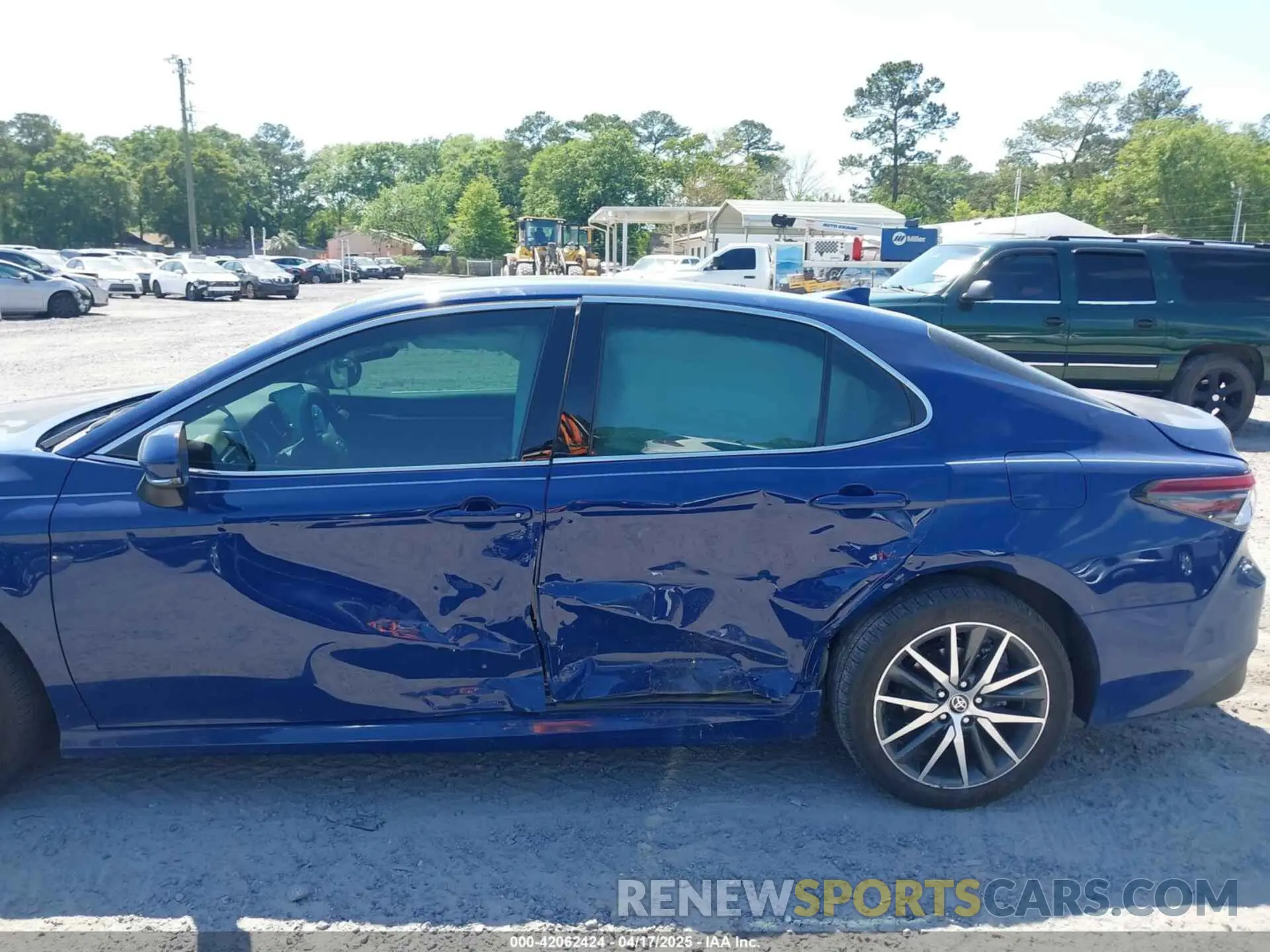 14 fotografías del automóvil dañado 4T1F11AK6RU240684 TOYOTA CAMRY 2024