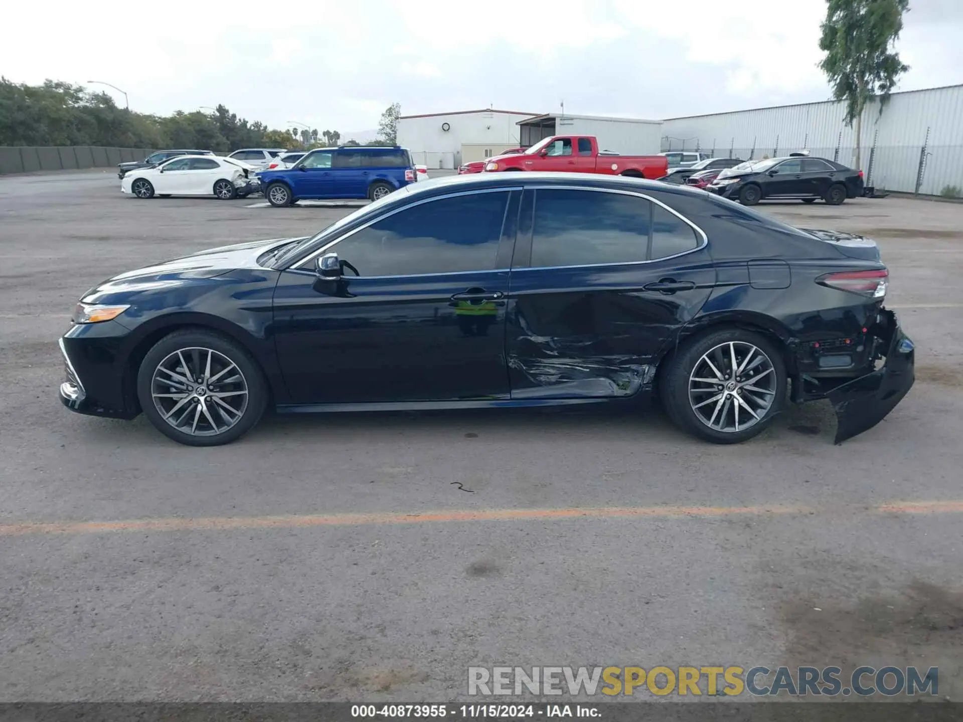 14 fotografías del automóvil dañado 4T1F11AK9RU856301 TOYOTA CAMRY 2024