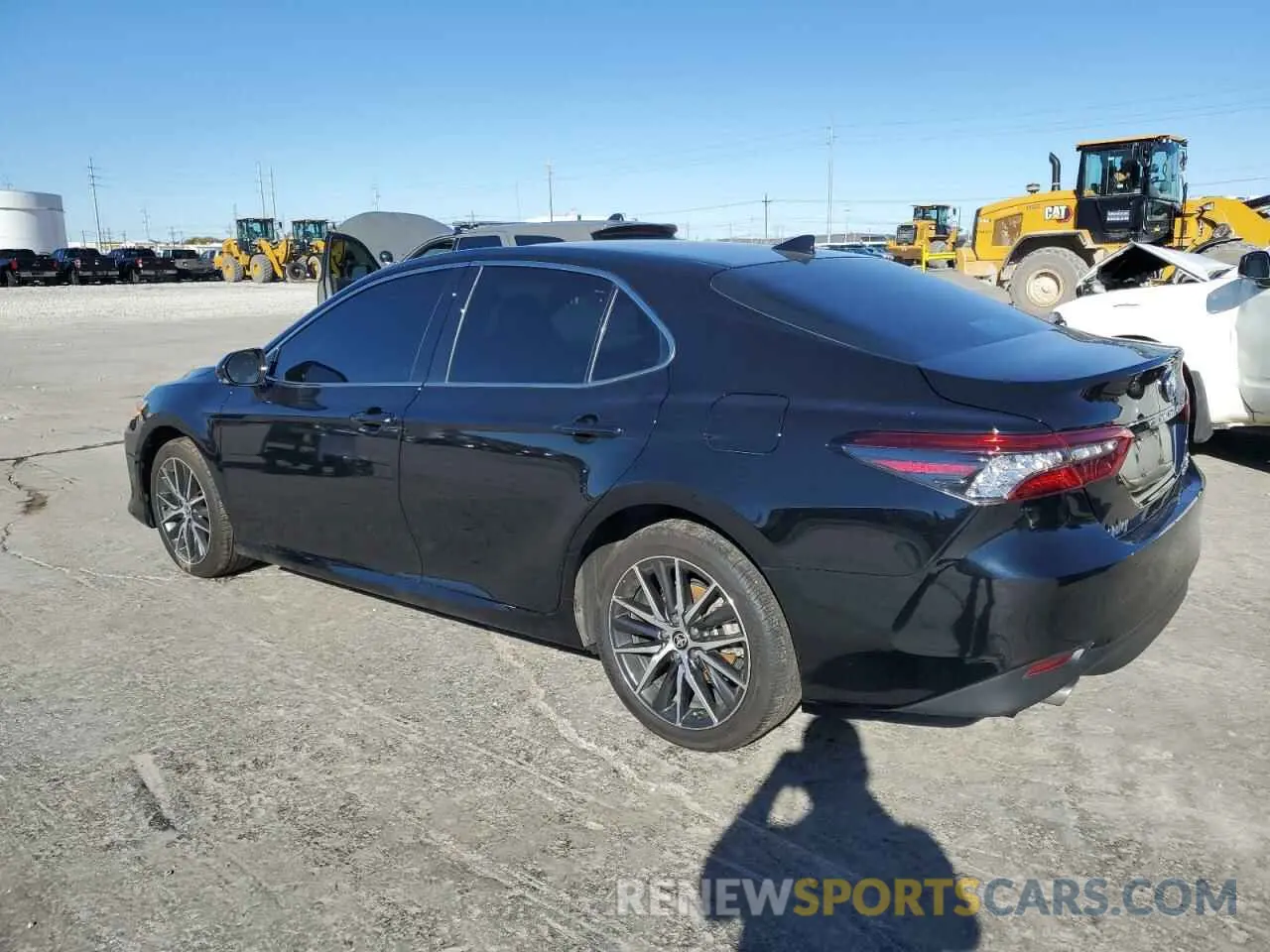 2 fotografías del automóvil dañado 4T1F31AK8RU072735 TOYOTA CAMRY 2024