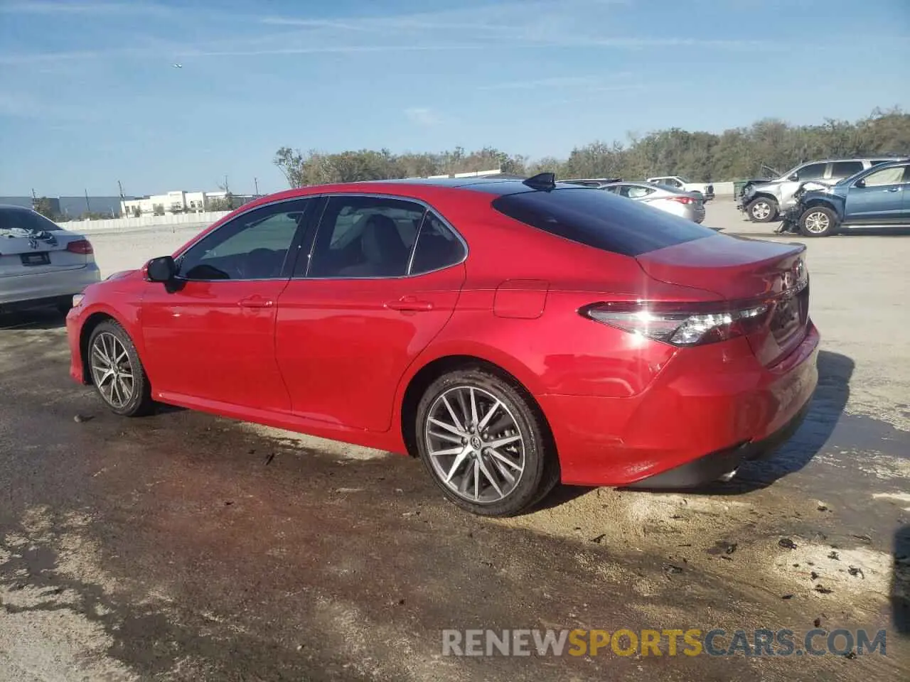 2 fotografías del automóvil dañado 4T1FZ1AK3RU094589 TOYOTA CAMRY 2024