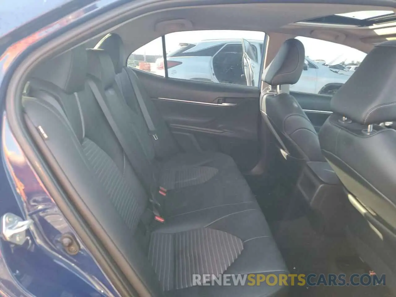 10 fotografías del automóvil dañado 4T1G11AK0RU209676 TOYOTA CAMRY 2024