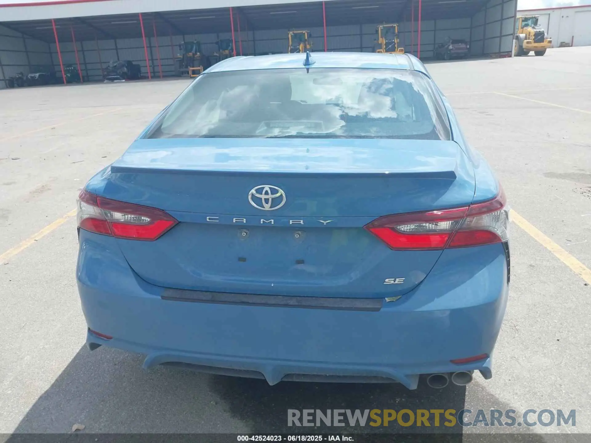 16 fotografías del automóvil dañado 4T1G11AK0RU209869 TOYOTA CAMRY 2024
