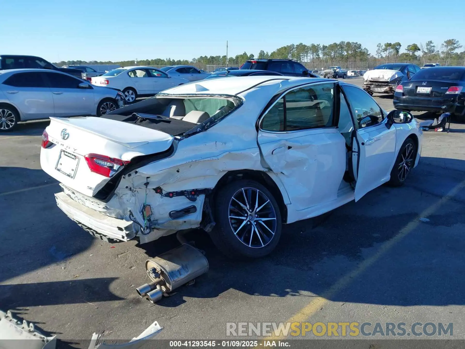 4 fotografías del automóvil dañado 4T1G11AK0RU228986 TOYOTA CAMRY 2024