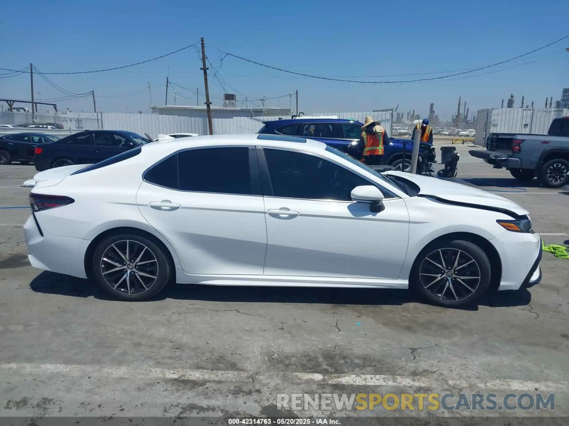 13 fotografías del automóvil dañado 4T1G11AK0RU234013 TOYOTA CAMRY 2024