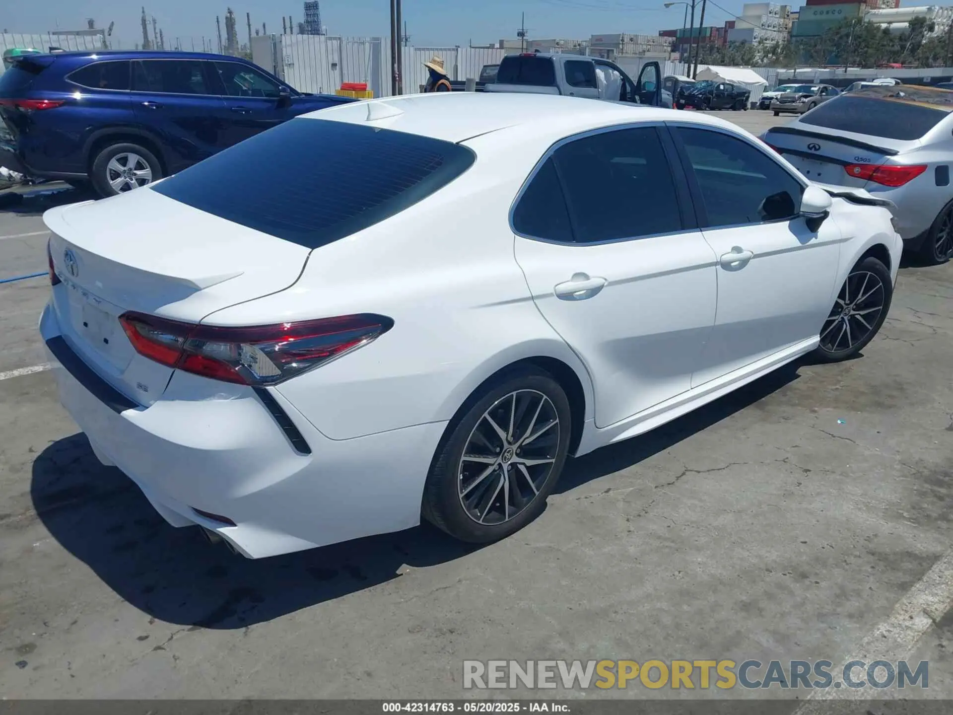 4 fotografías del automóvil dañado 4T1G11AK0RU234013 TOYOTA CAMRY 2024