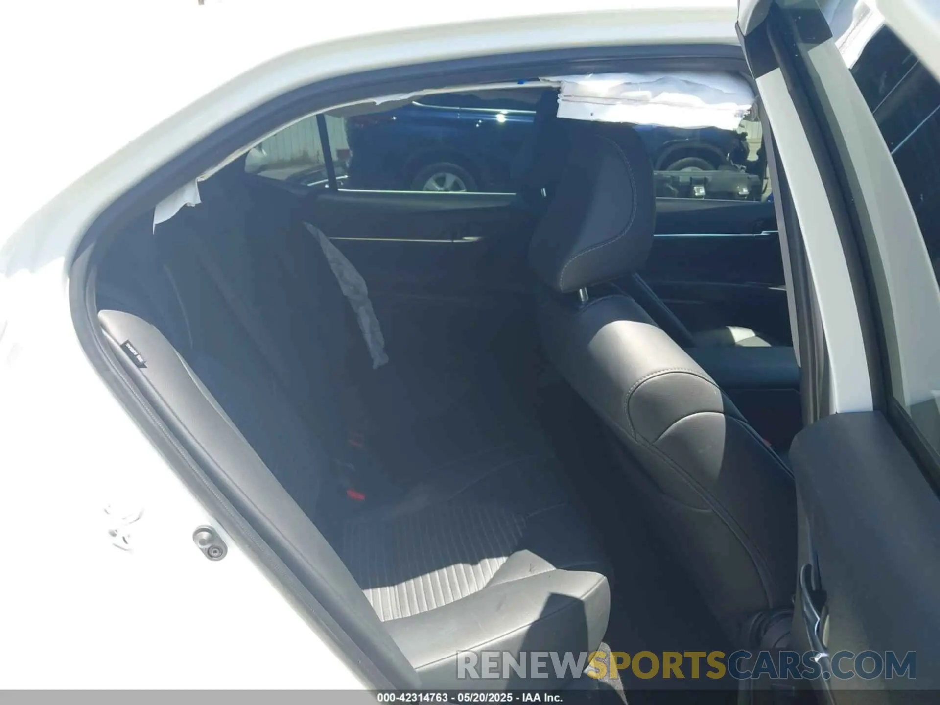 8 fotografías del automóvil dañado 4T1G11AK0RU234013 TOYOTA CAMRY 2024