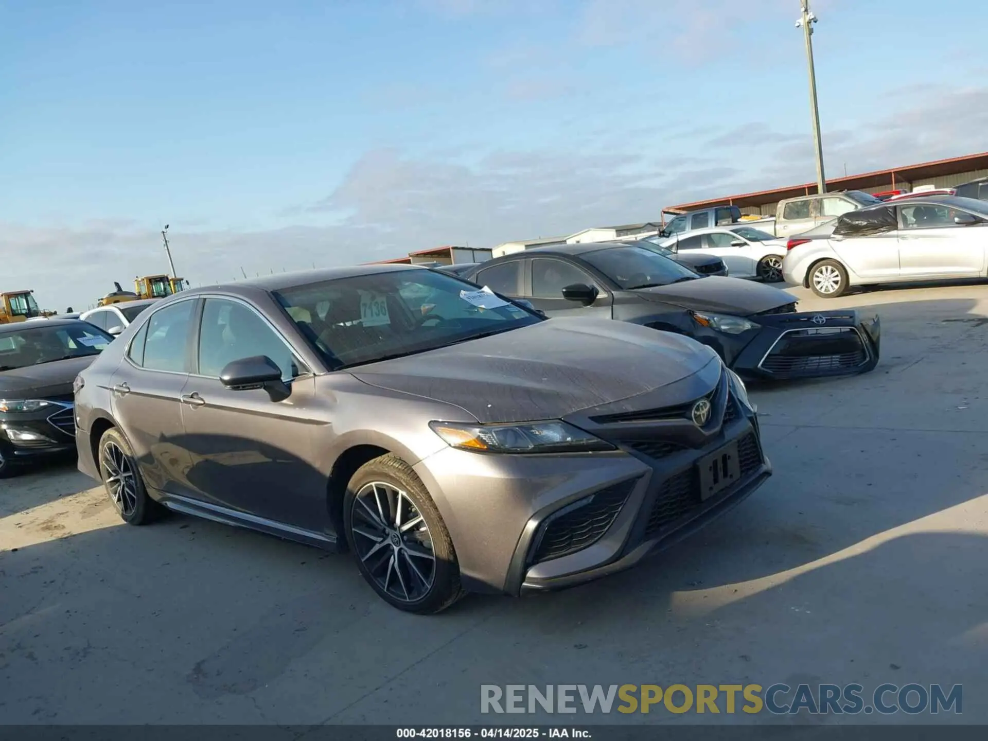 14 fotografías del automóvil dañado 4T1G11AK0RU235047 TOYOTA CAMRY 2024