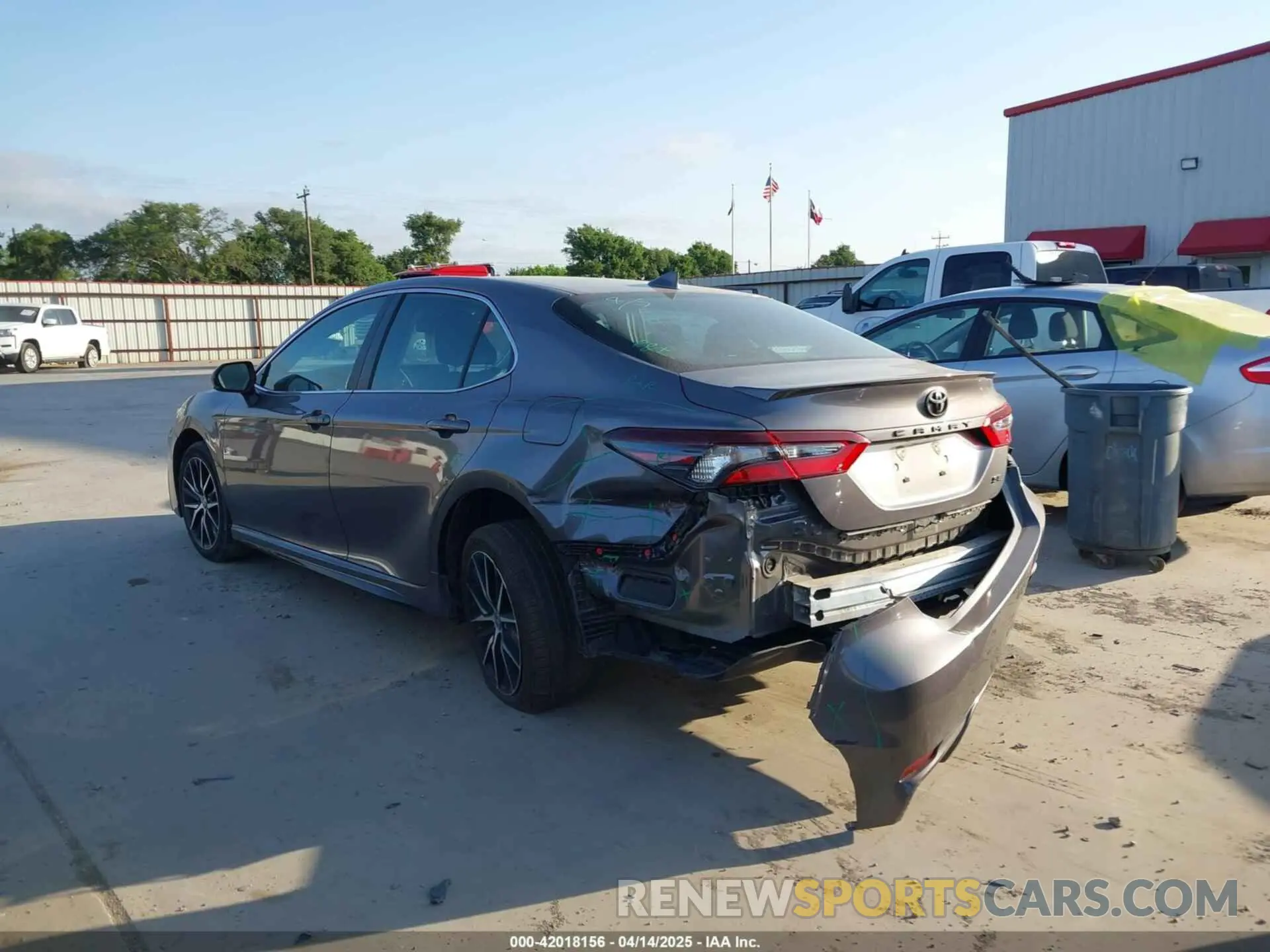 15 fotografías del automóvil dañado 4T1G11AK0RU235047 TOYOTA CAMRY 2024