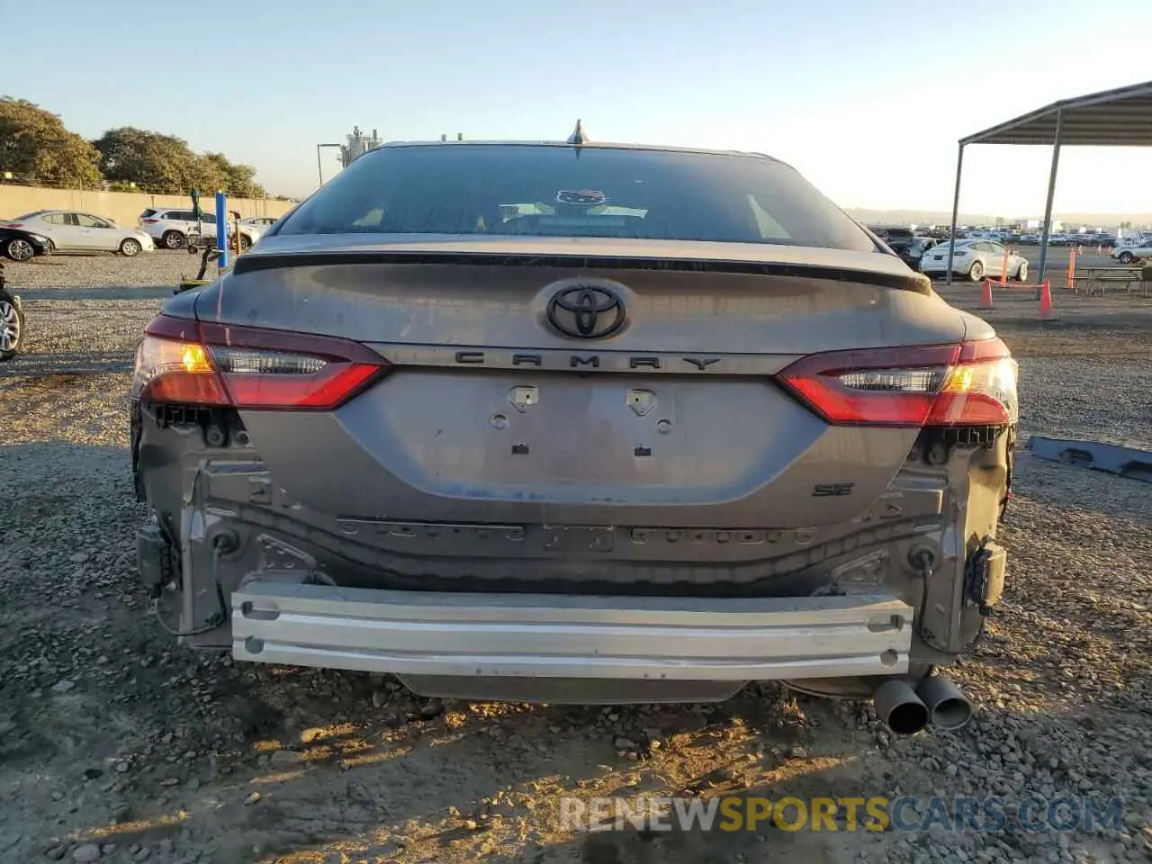 6 fotografías del automóvil dañado 4T1G11AK0RU235467 TOYOTA CAMRY 2024