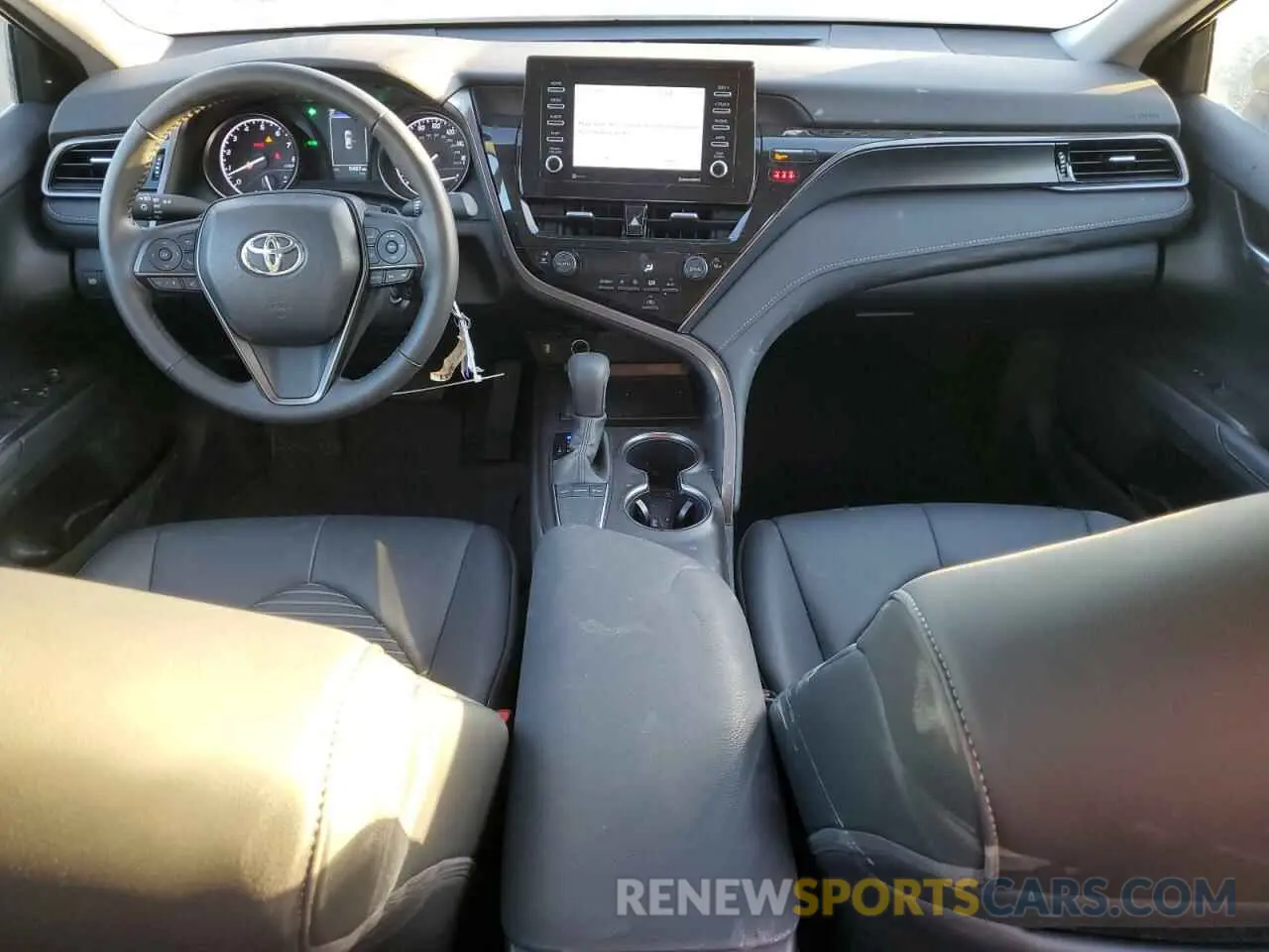 8 fotografías del automóvil dañado 4T1G11AK0RU235467 TOYOTA CAMRY 2024