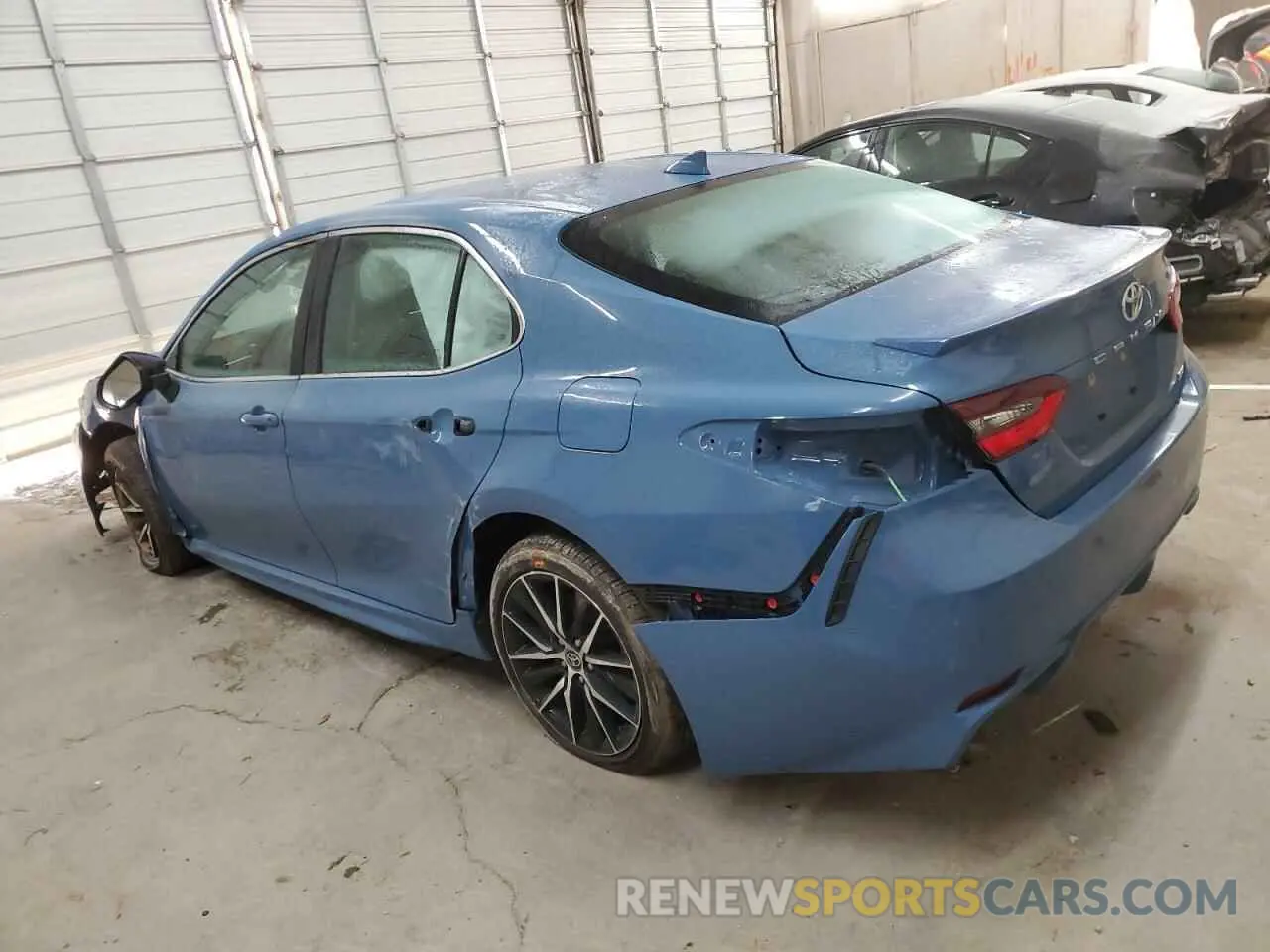 2 fotografías del automóvil dañado 4T1G11AK0RU238658 TOYOTA CAMRY 2024