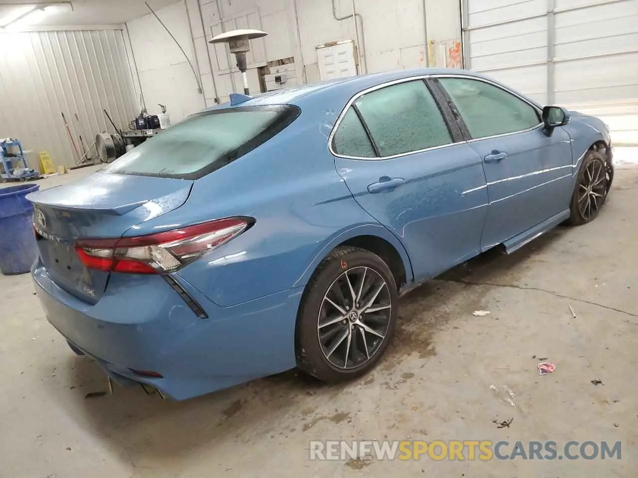 3 fotografías del automóvil dañado 4T1G11AK0RU238658 TOYOTA CAMRY 2024