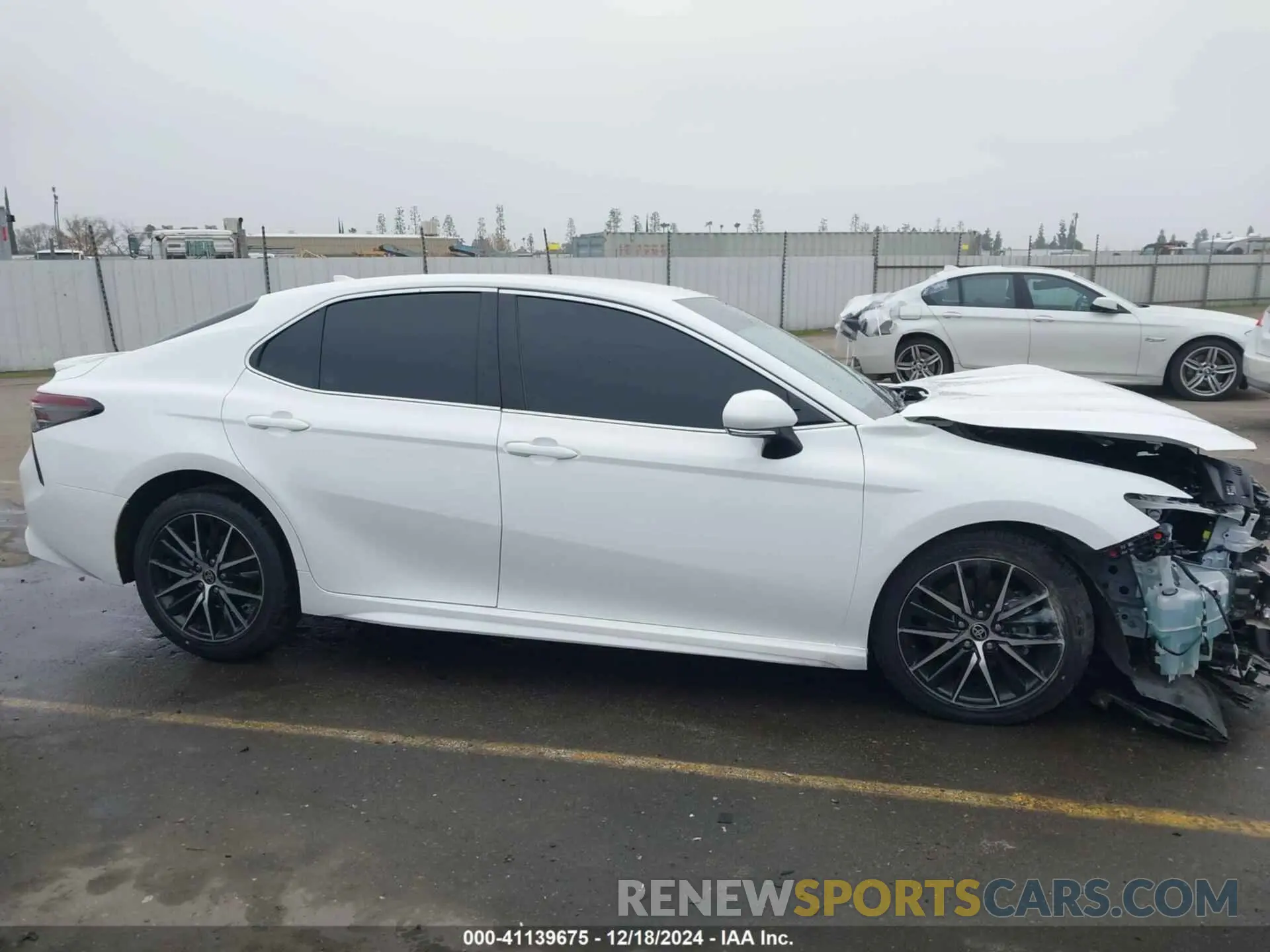 13 fotografías del automóvil dañado 4T1G11AK0RU239261 TOYOTA CAMRY 2024