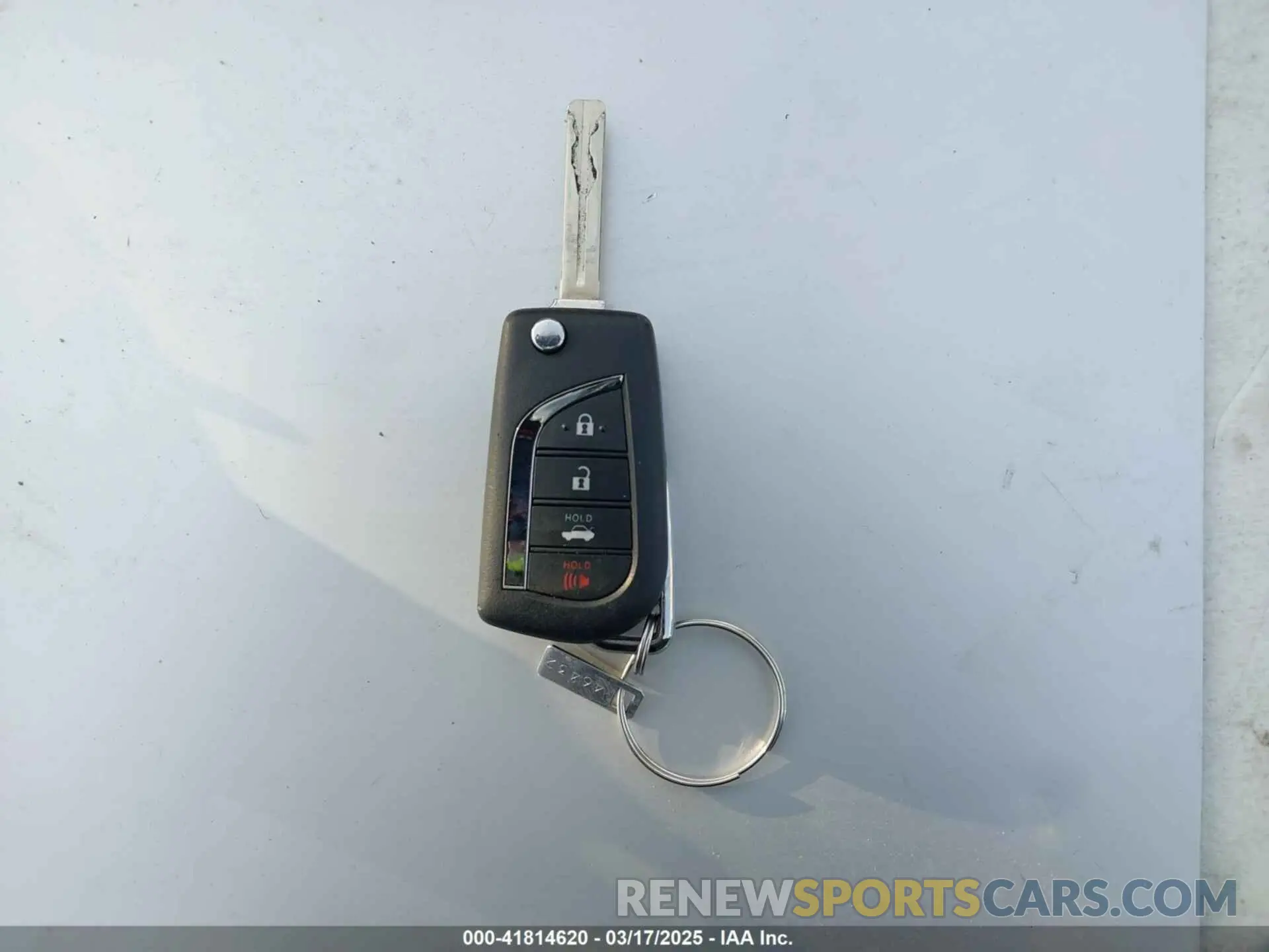 11 fotografías del automóvil dañado 4T1G11AK0RU246369 TOYOTA CAMRY 2024