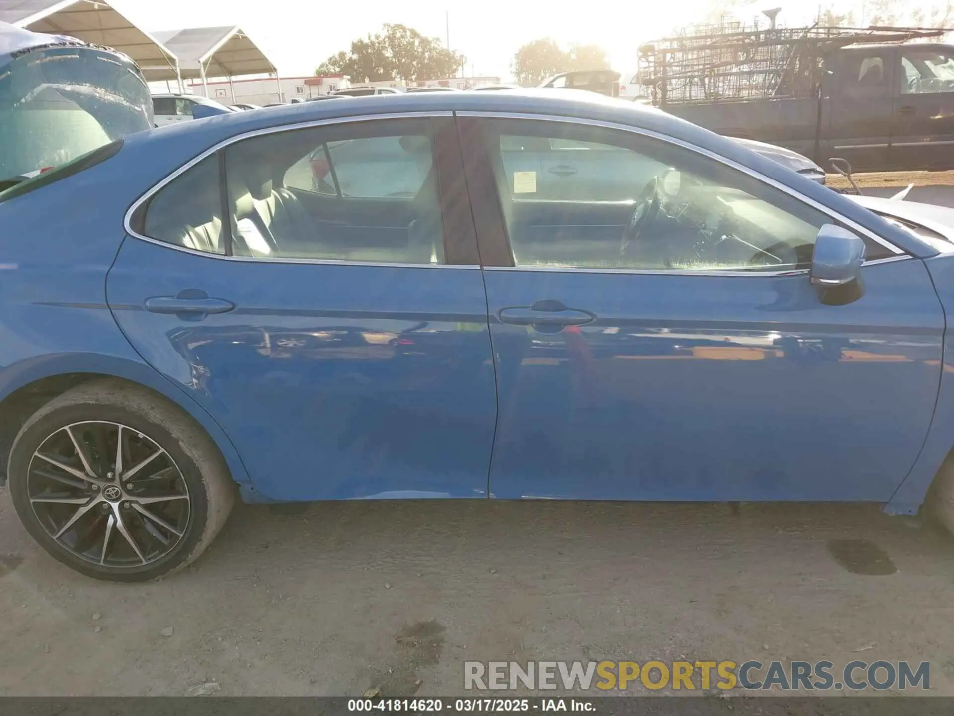 14 fotografías del automóvil dañado 4T1G11AK0RU246369 TOYOTA CAMRY 2024