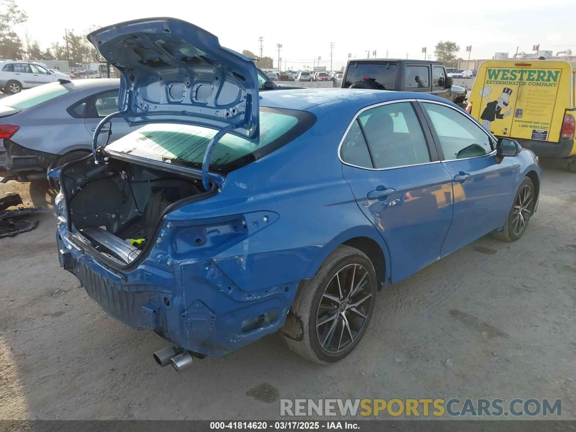 4 fotografías del automóvil dañado 4T1G11AK0RU246369 TOYOTA CAMRY 2024