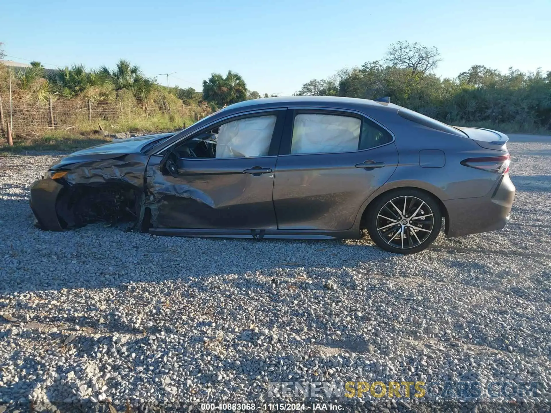 15 fotografías del automóvil dañado 4T1G11AK0RU247246 TOYOTA CAMRY 2024