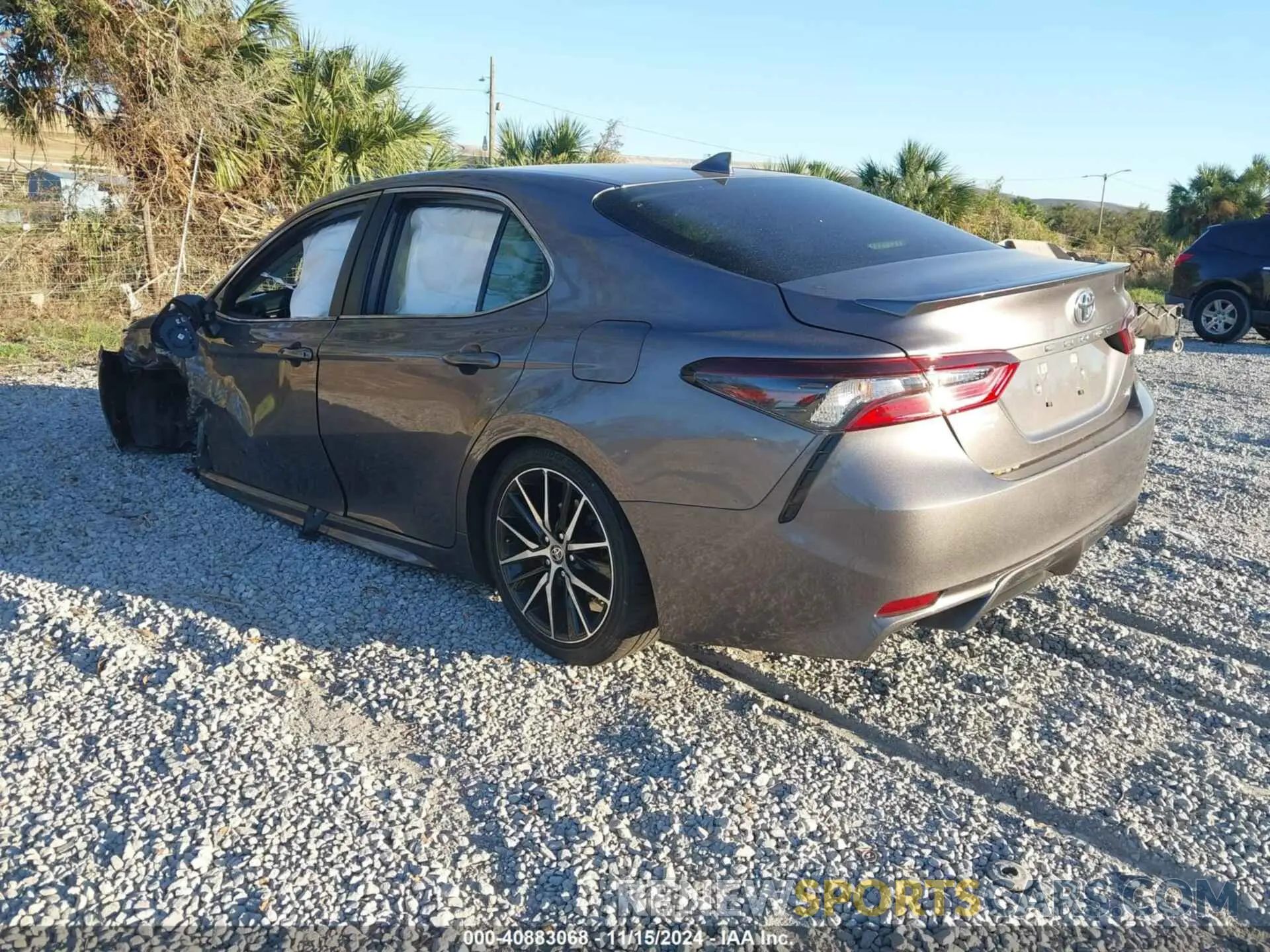 3 fotografías del automóvil dañado 4T1G11AK0RU247246 TOYOTA CAMRY 2024