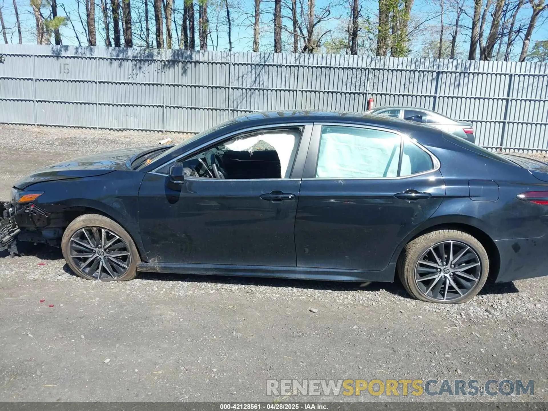 14 fotografías del automóvil dañado 4T1G11AK0RU264399 TOYOTA CAMRY 2024