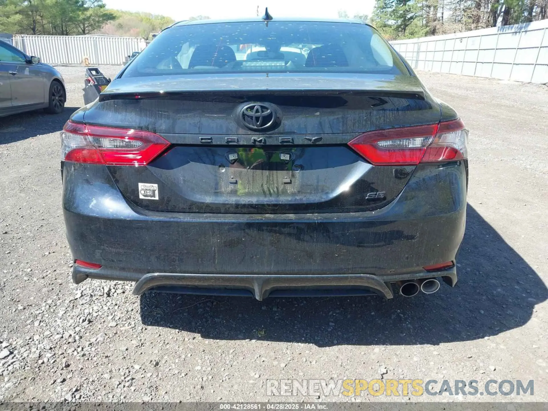 16 fotografías del automóvil dañado 4T1G11AK0RU264399 TOYOTA CAMRY 2024