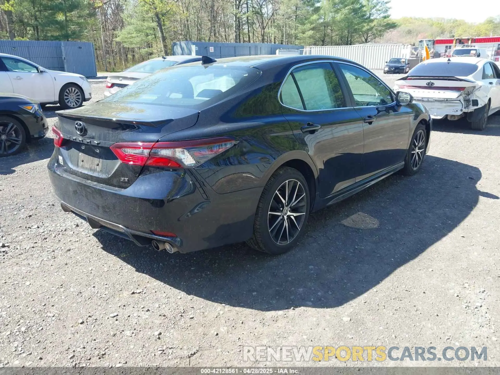 4 fotografías del automóvil dañado 4T1G11AK0RU264399 TOYOTA CAMRY 2024