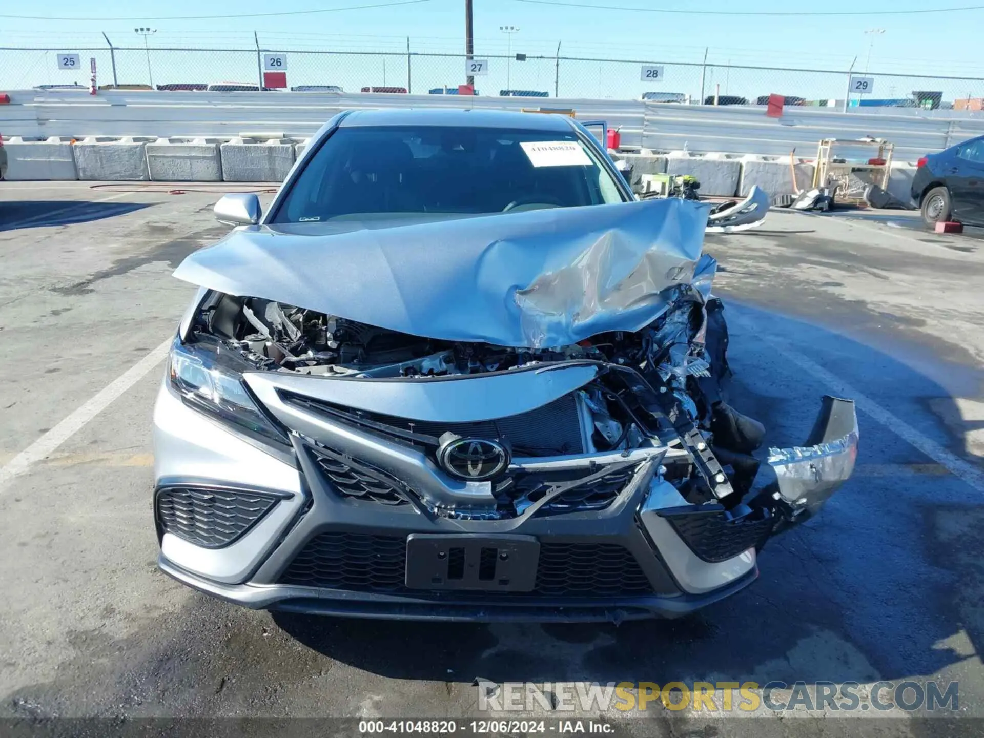 13 fotografías del automóvil dañado 4T1G11AK0RU844185 TOYOTA CAMRY 2024