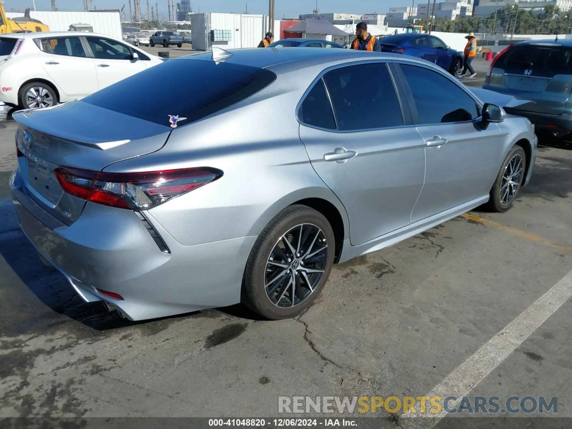 4 fotografías del automóvil dañado 4T1G11AK0RU844185 TOYOTA CAMRY 2024