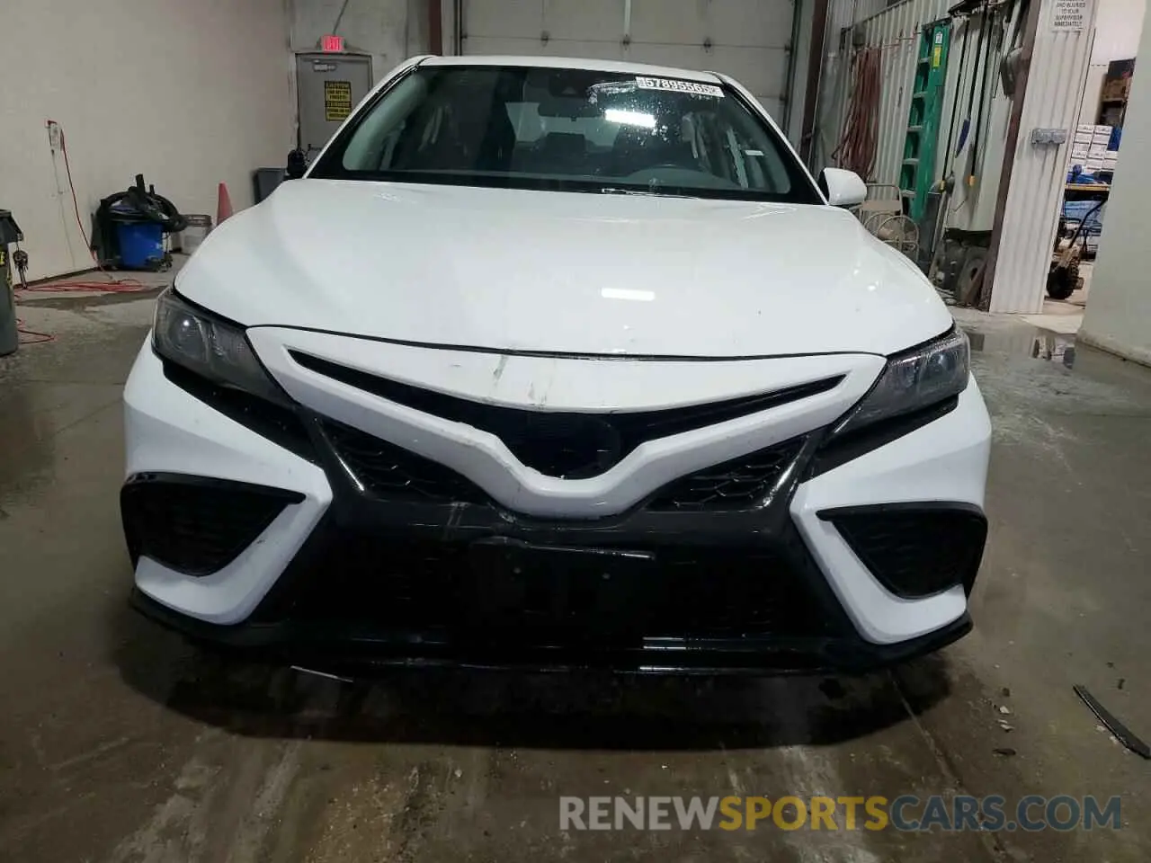 5 fotografías del automóvil dañado 4T1G11AK0RU844963 TOYOTA CAMRY 2024