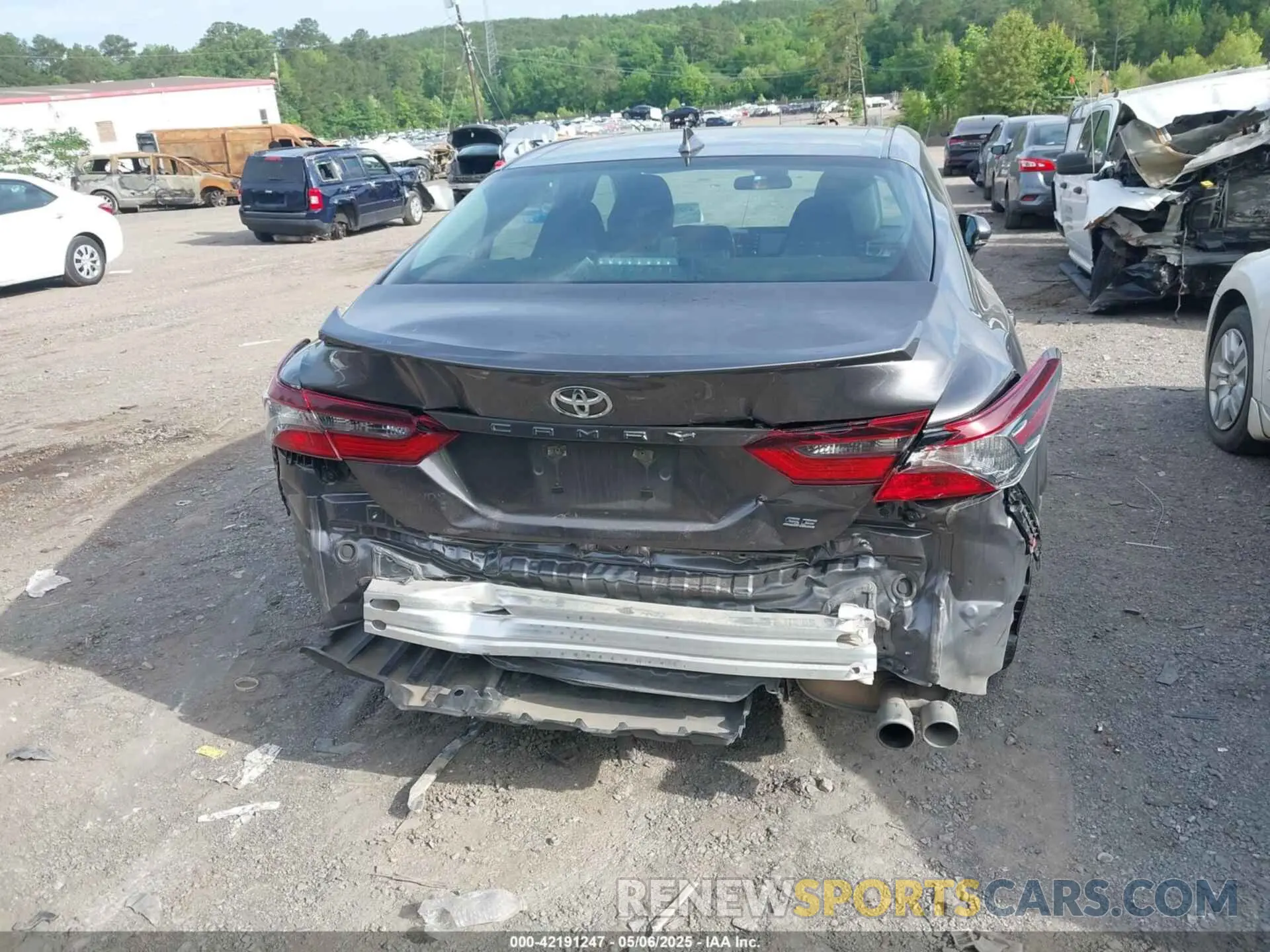 16 fotografías del automóvil dañado 4T1G11AK0RU851802 TOYOTA CAMRY 2024