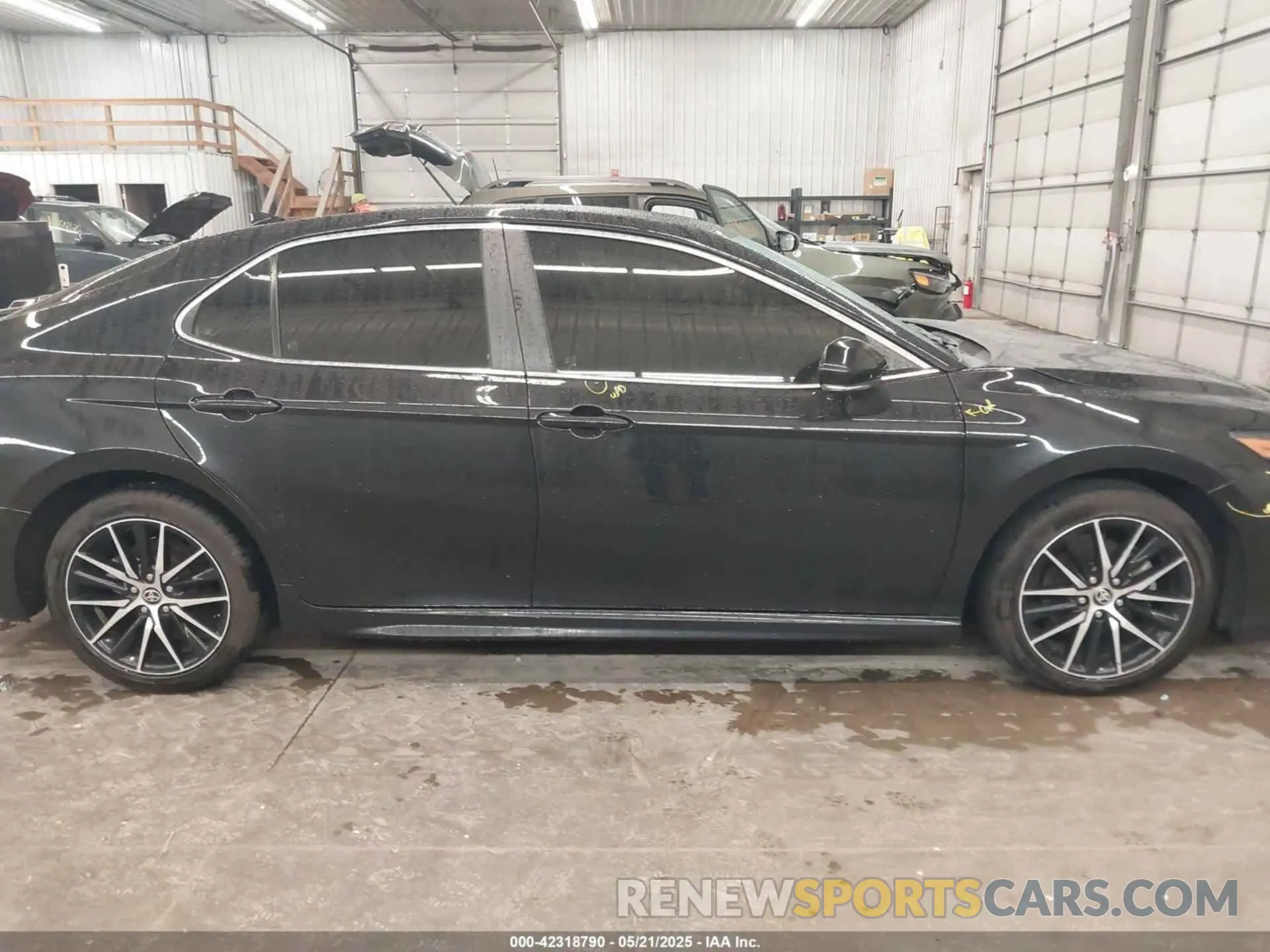 14 fotografías del automóvil dañado 4T1G11AK0RU852478 TOYOTA CAMRY 2024