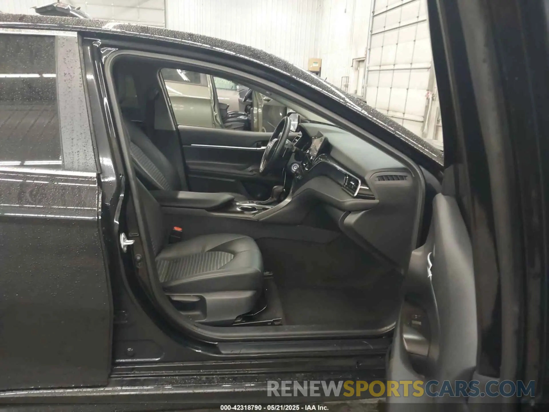 5 fotografías del automóvil dañado 4T1G11AK0RU852478 TOYOTA CAMRY 2024