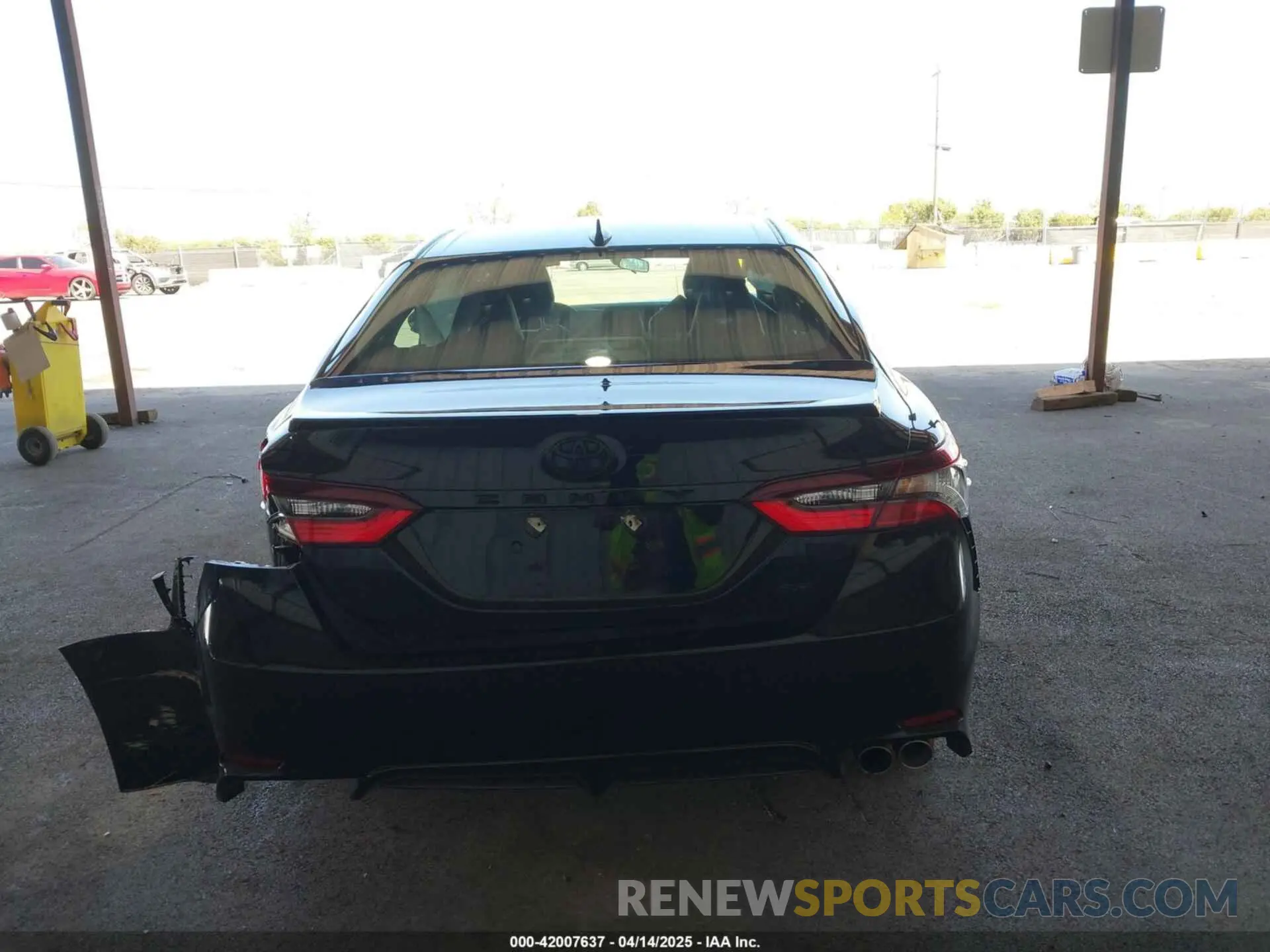 17 fotografías del automóvil dañado 4T1G11AK0RU855154 TOYOTA CAMRY 2024
