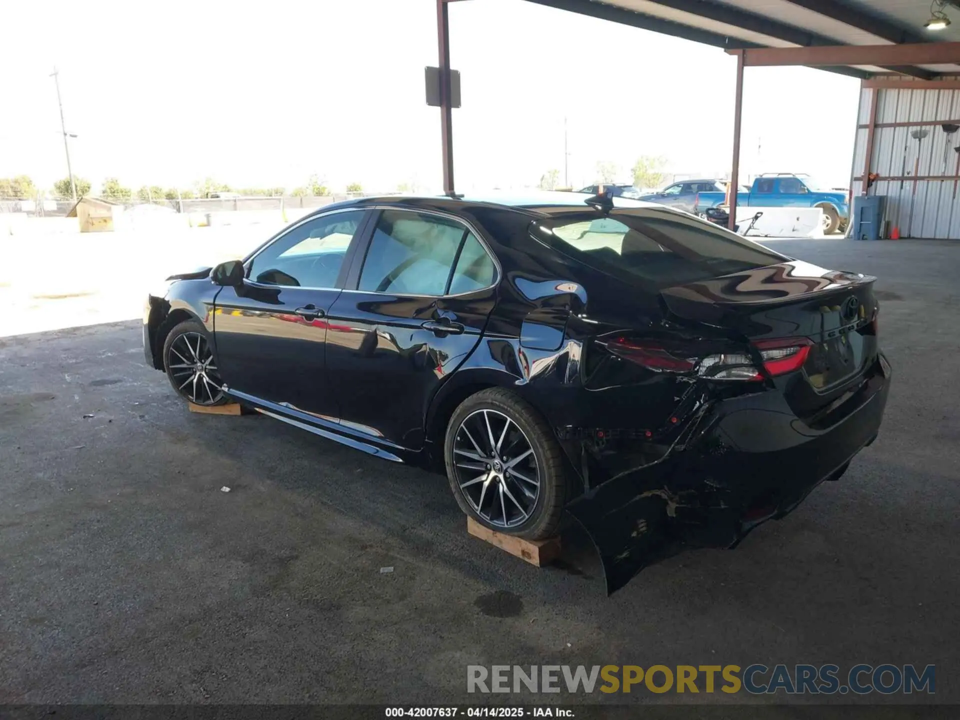 3 fotografías del automóvil dañado 4T1G11AK0RU855154 TOYOTA CAMRY 2024