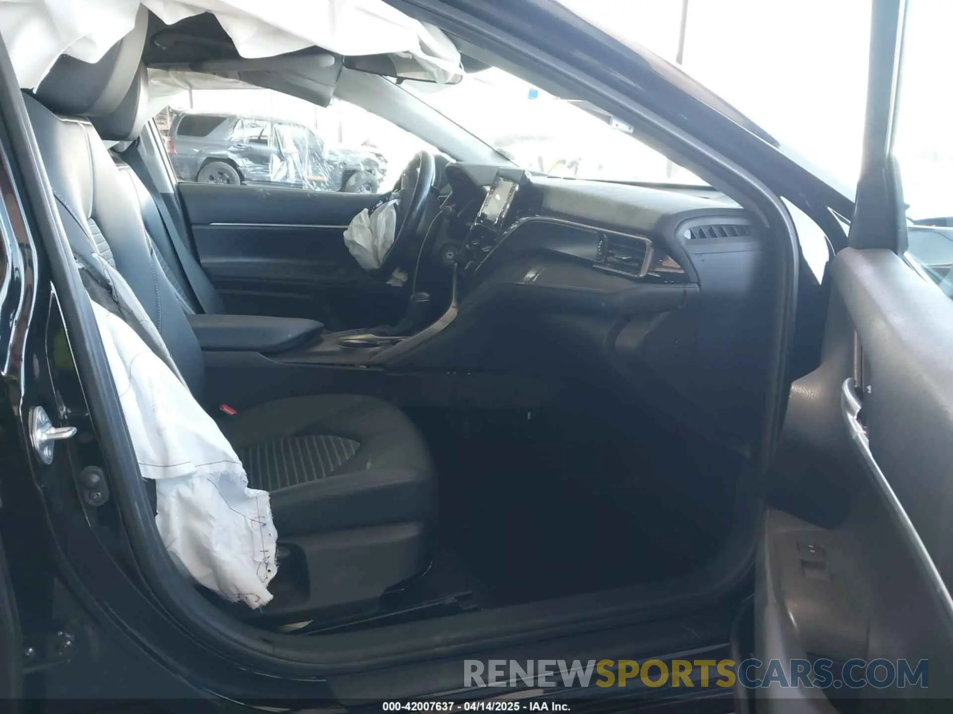 5 fotografías del automóvil dañado 4T1G11AK0RU855154 TOYOTA CAMRY 2024