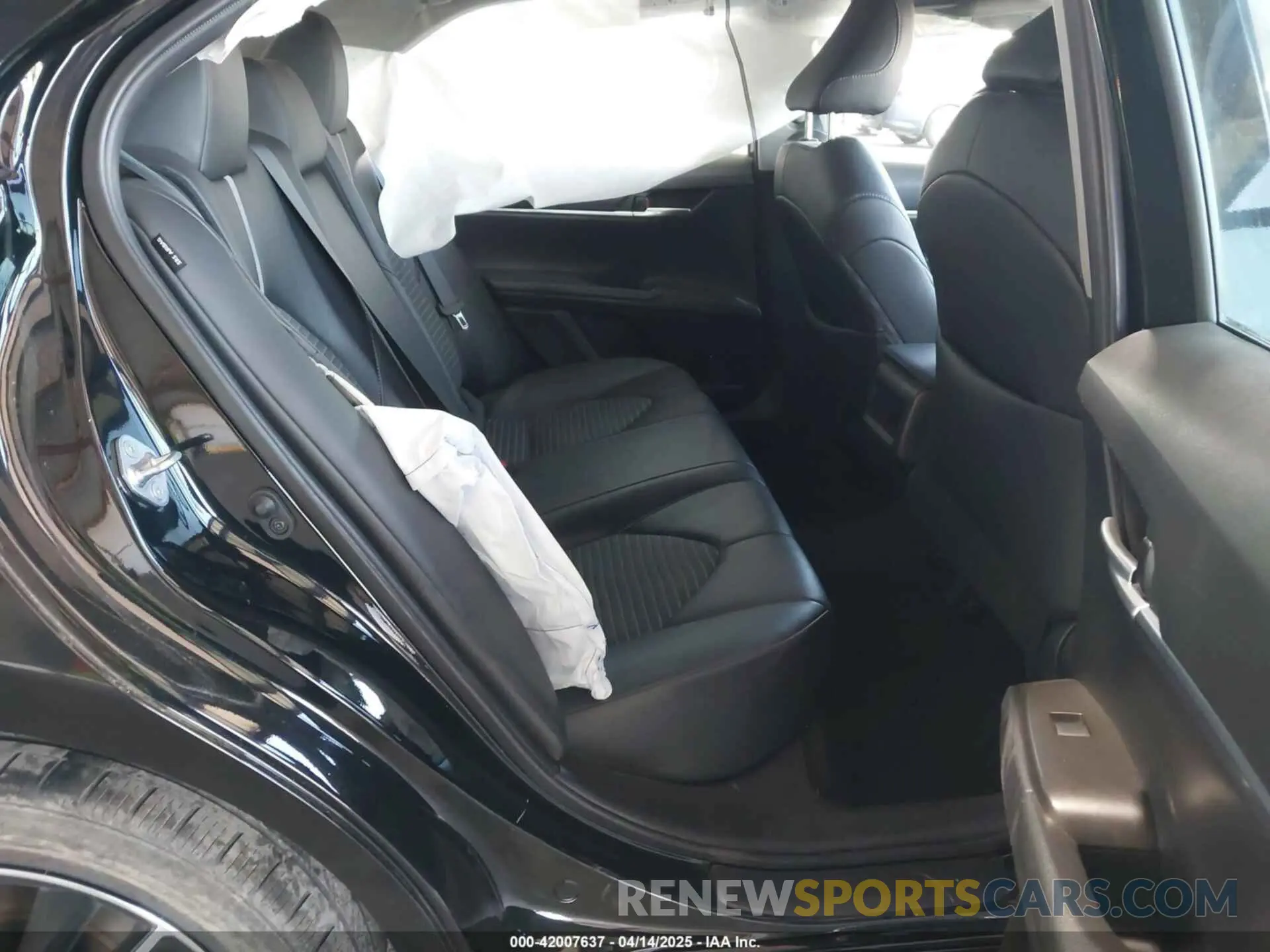 8 fotografías del automóvil dañado 4T1G11AK0RU855154 TOYOTA CAMRY 2024