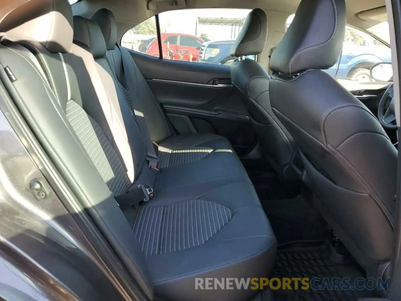 10 fotografías del automóvil dañado 4T1G11AK0RU857549 TOYOTA CAMRY 2024
