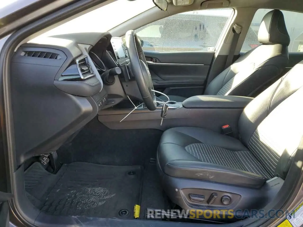 7 fotografías del automóvil dañado 4T1G11AK0RU857549 TOYOTA CAMRY 2024