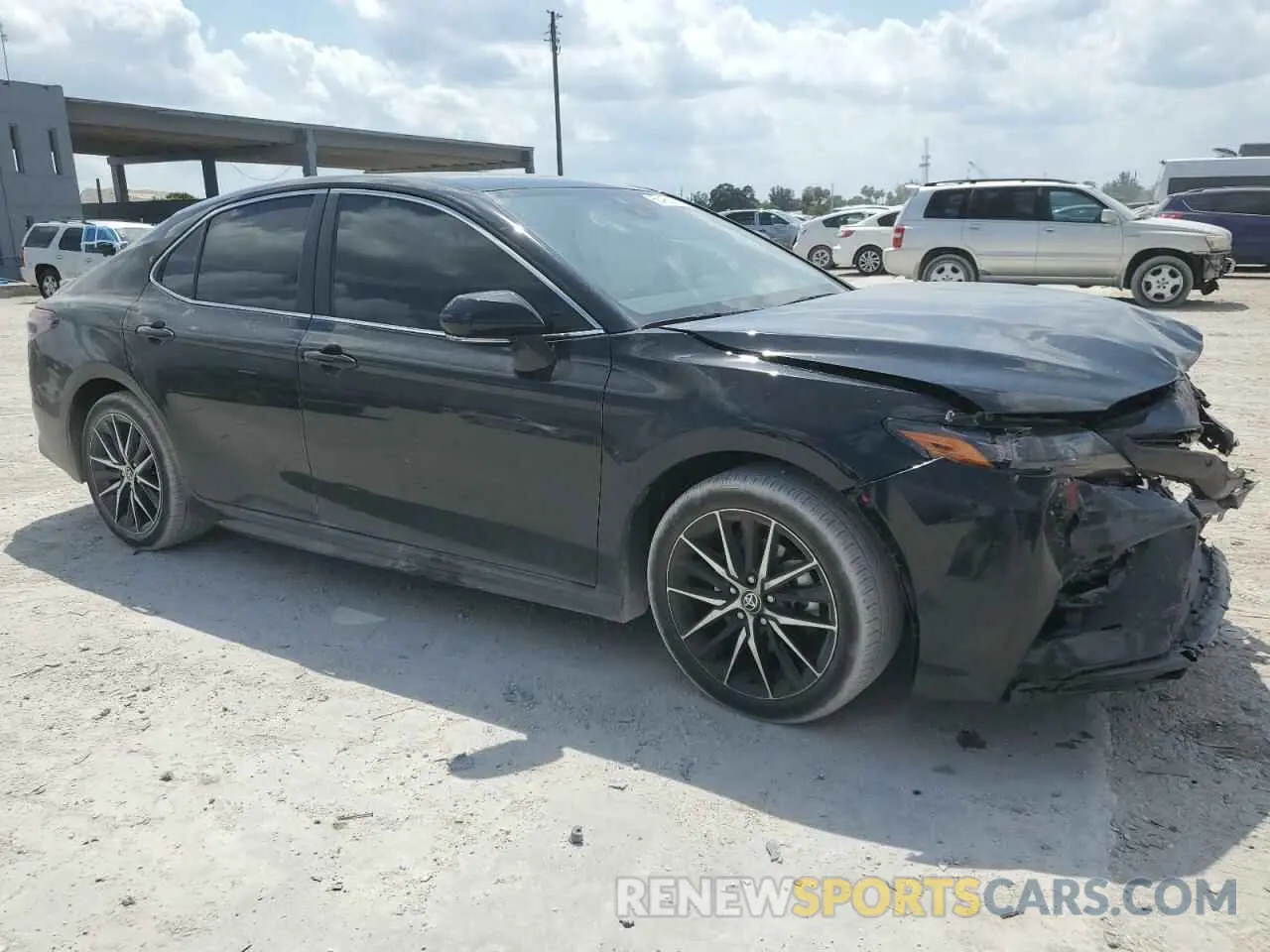 4 fotografías del automóvil dañado 4T1G11AK0RU886288 TOYOTA CAMRY 2024