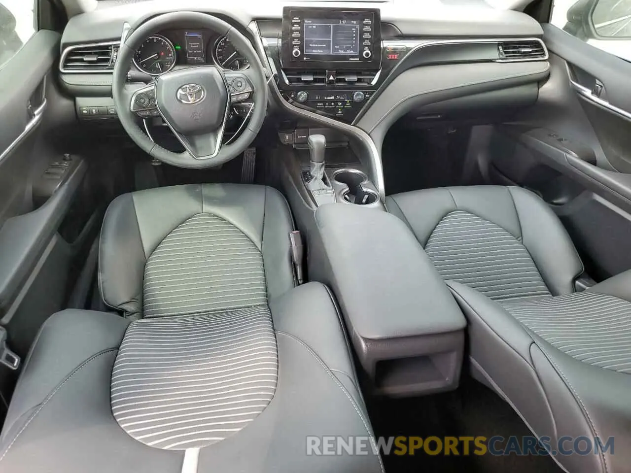 8 fotografías del automóvil dañado 4T1G11AK0RU886288 TOYOTA CAMRY 2024